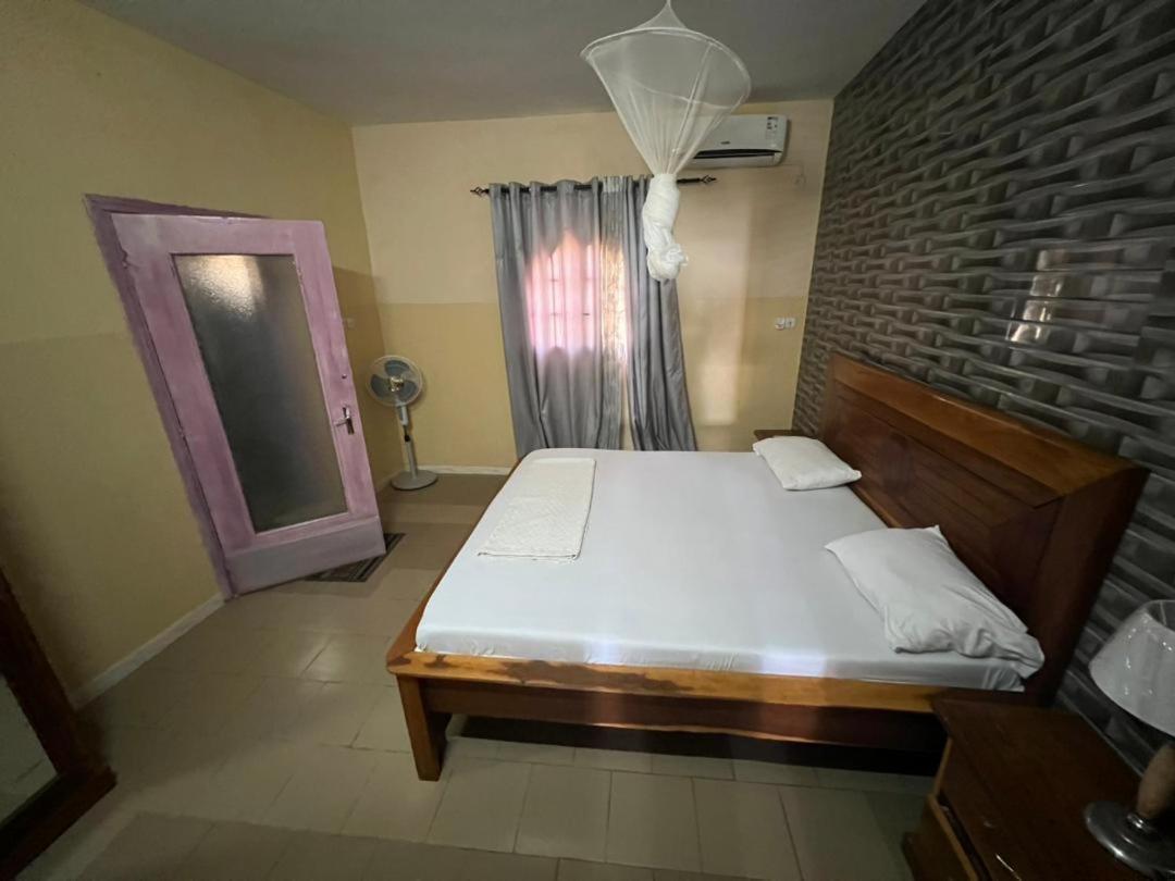 Chez Mimi Hotel Toubab Dialaw Buitenkant foto