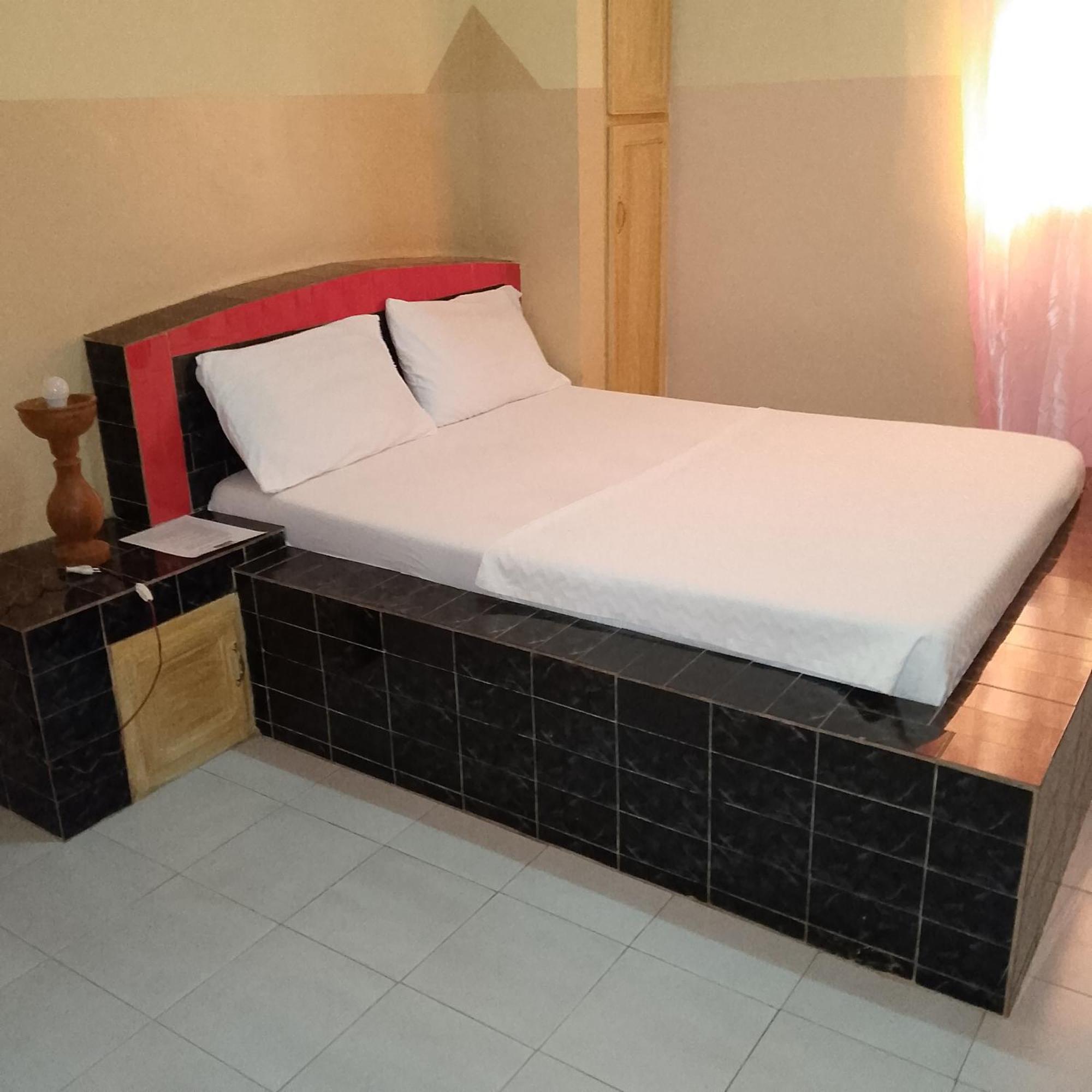 Chez Mimi Hotel Toubab Dialaw Buitenkant foto